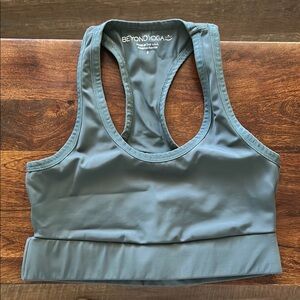 Beyond Yoga Women's Sage Green Sports Bra